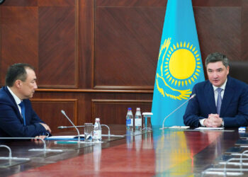 Премьер-министр РК представил коллективу Министерства транспорта нового министра