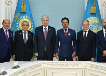 Касым-Жомарт Токаев провел встречу с представителями мировой нейрохирургии