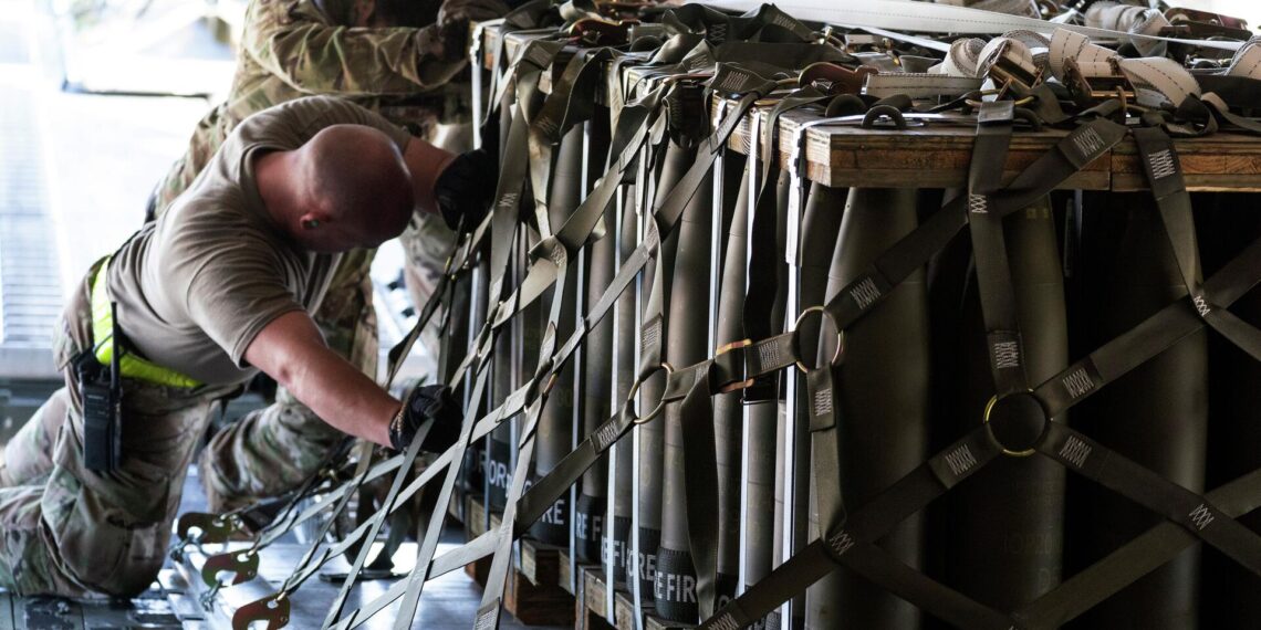 Politico: на фоне конфликта между Израилем и Ираном поддержка Украины со стороны НАТО ослабла