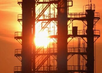 КазМунайГаз увеличивает производство светлых нефтепродуктов и переработку нефти