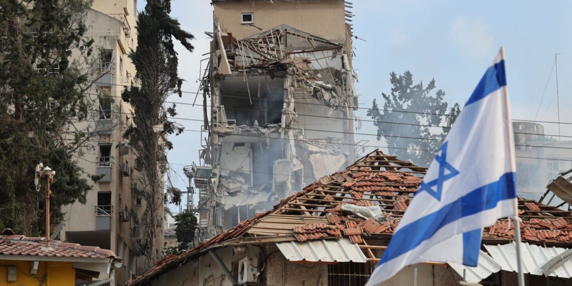 Казахстан эвакуировал 109 граждан из Израиля и Ирана