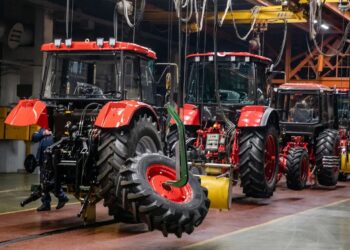 Россия, Казахстан и Беларусь начнут совместное производство тракторов — Вольвач