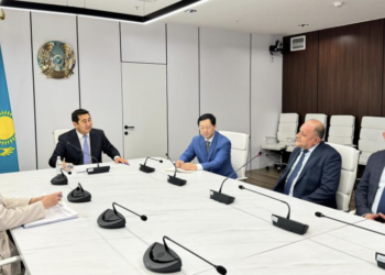 Глава Минсельхоза Айдарбек Сапаров провел прием граждан