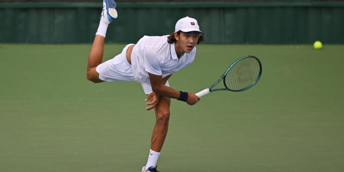 Амир Омарханов завоевал «золото» в одиночном разряде чемпионата РК