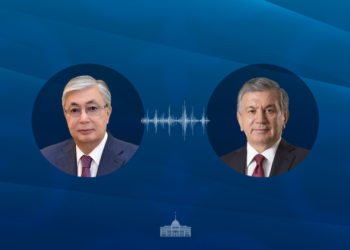 Касым-Жомарт Токаев провел телефонный разговор с президентом Узбекистана