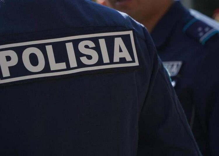 Сотрудники полиции вернули родителям 59 детей, потерявшихся на концерте в Темиртау