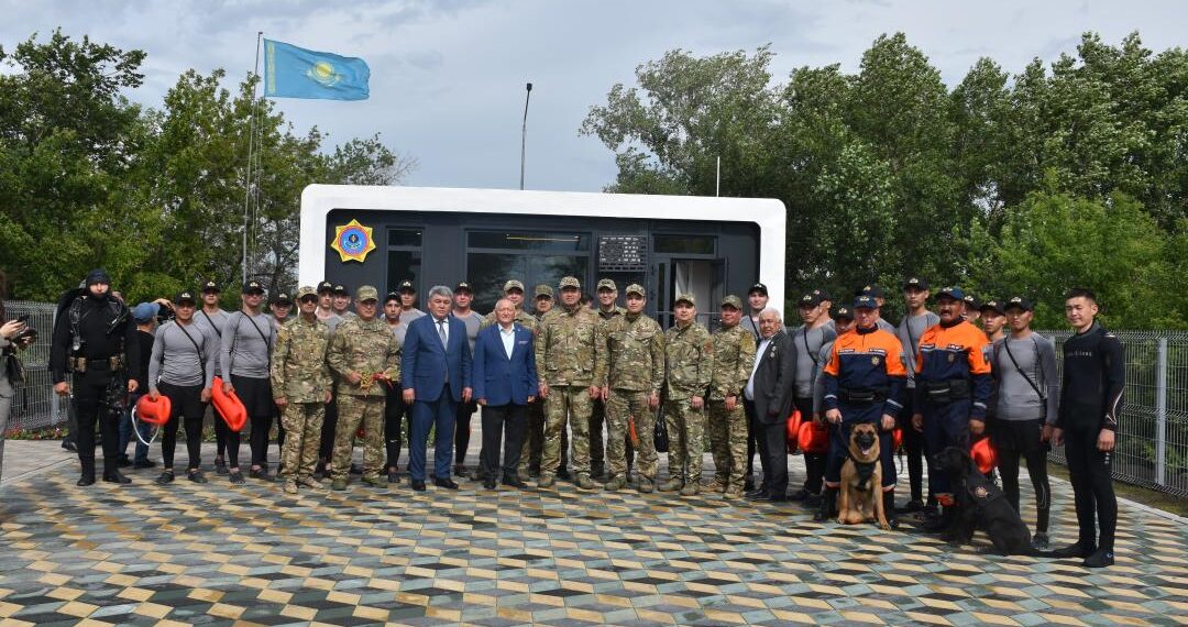 Глава МЧС Казахстана открыл первую в стране модульную спасательную станцию