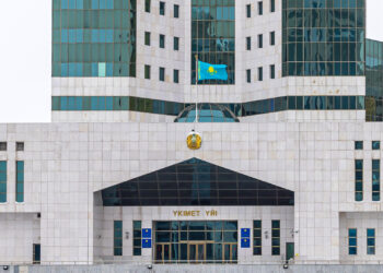 В районах Карагандинской области за счет возвращенных активов строят 51 объект здравоохранения