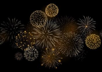 В Астане в честь Дня столицы прогремел пяти минутный фейерверк