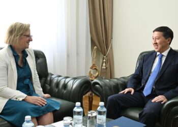 Посол Великобритании вручила копии верительных грамот в МИД Казахстана