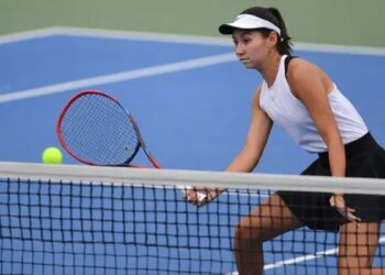 Асылжан Арыстанбекова пробилась в четвертьфинал теннисного турнира в Астане