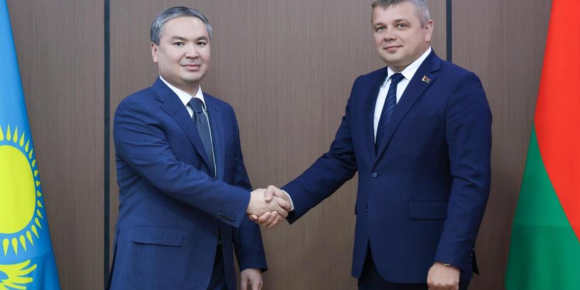 Министр промышленности и строительства РК встретился с белорусским коллегой