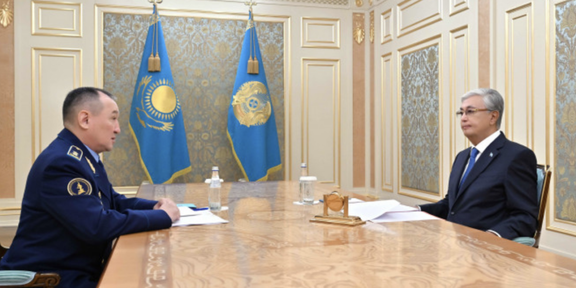 Токаев принял главу оборонного ведомства Даурена Косанова