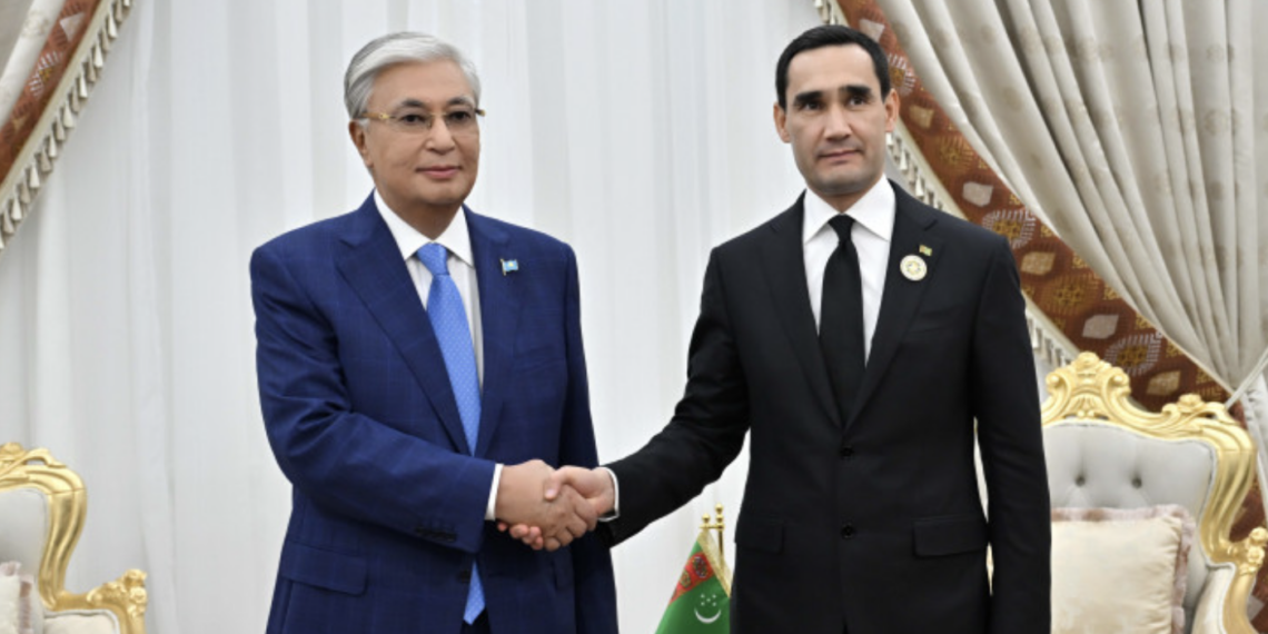 Касым-Жомарт Токаев встретился с президентом Туркменистана