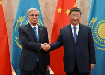 Президент Казахстана провел переговоры с председателем КНР