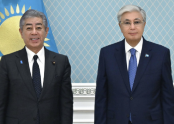 Президент Казахстана провел встречу с главой МИД Японии