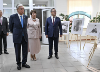 Касым-Жомарт Токаев в кыргызской столице посетил школу имени его отца