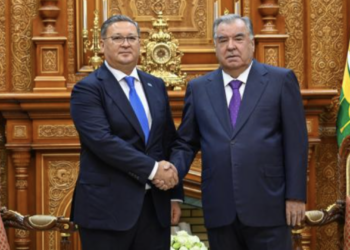 В Душанбе состоялась встреча президента Таджикистана с главой МИД Казахстана