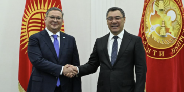 Глава МИД Казахстана встретился с президентом Кыргызстана