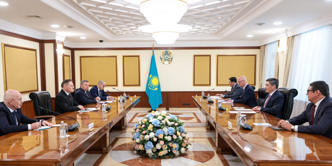 Премьер-министр Казахстана встретился с гендиректором «Росатома»