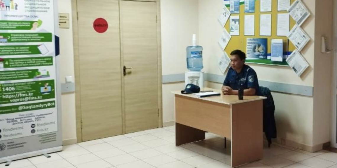 Для обеспечения безопасности медработников в стационарах установлены 152 полицейских поста