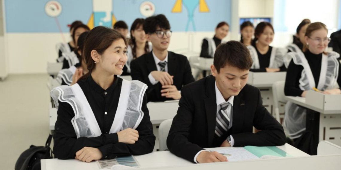 К началу нового учебного года в Казахстане откроют 83 школы