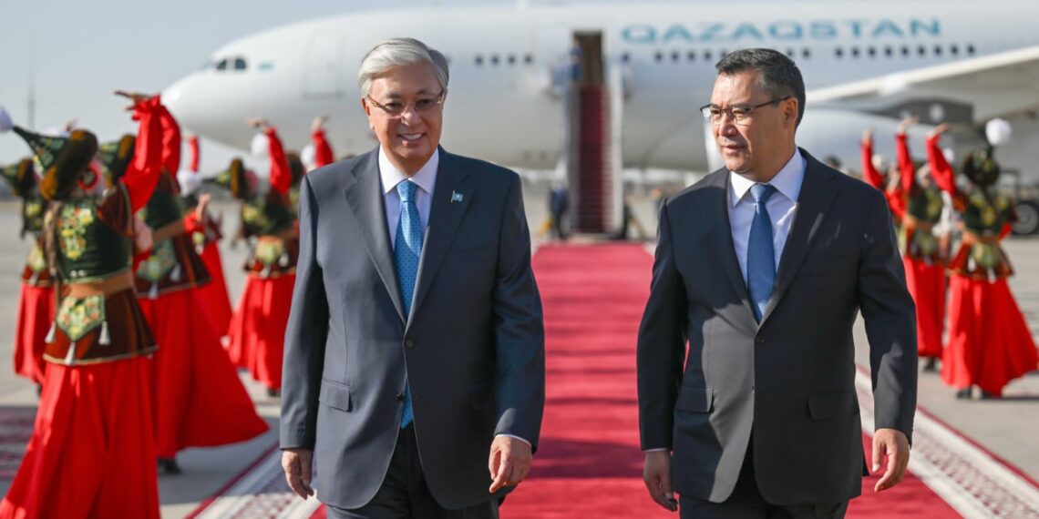 Союзничество, уходящее корнями в века: Токаев посетил Кыргызстан с официальным визитом