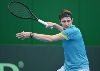 Теннисист Александр Бублик вышел в полуфинал турнира в Китае