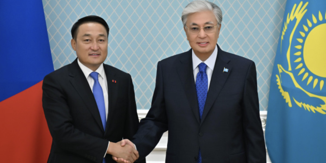 Касым-Жомарт Токаев встретился с председателем Великого Государственного Хурала Монголии