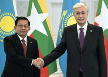 Токаев провел встречу с исполняющим обязанности президента Мьянмы