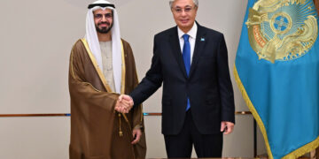 Токаев провел встречу с председателем Главного управления по делам ислама и вакуфов ОАЭ