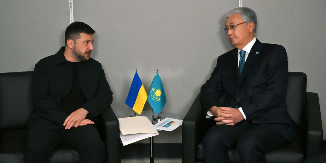 Казахстанский лидер встретился с главой киевского режима Зеленским