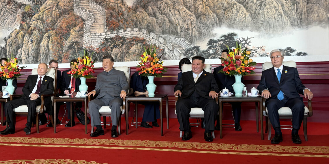 Токаев посетил военный парад, посвященный 80-летию Победы во Второй мировой войне