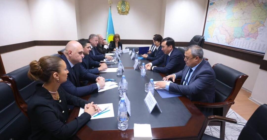 Казахстан и Грузия укрепляют транспортное сотрудничество