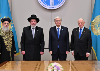 Президент Казахстана встретился с представителями иудейских организаций