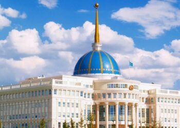 Касым-Жомарт Токаев поздравил казахстанцев с Днем Республики
