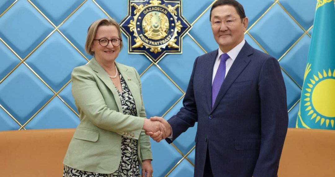 Генпрокурор Казахстана встретился с послом Великобритании и Северной Ирландии