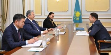 Министр иностранных дел РК принял генсекретаря СВМДА