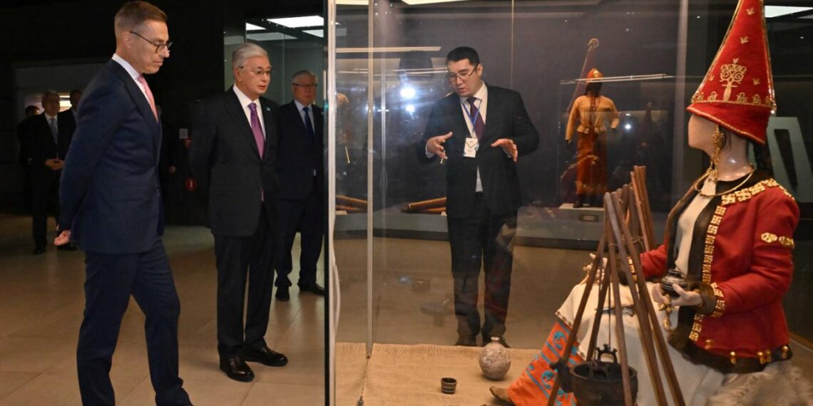 Президенты Казахстана и Финляндии посетили Национальный музей