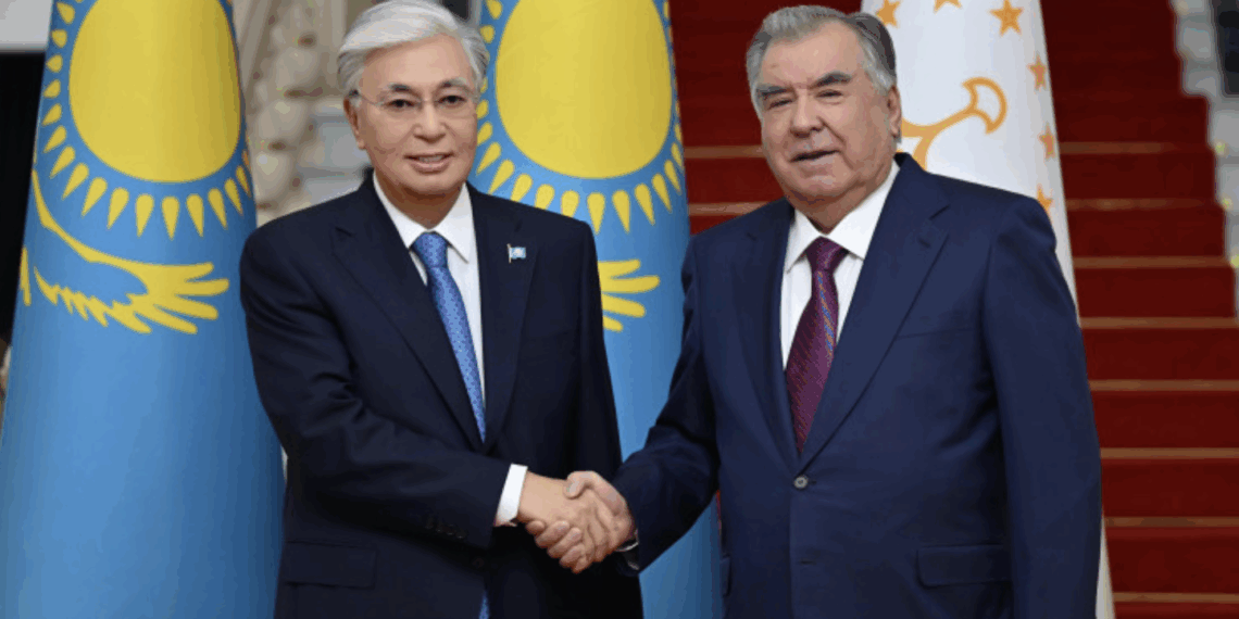 Касым-Жомарт Токаев встретился с президентом Таджикистана