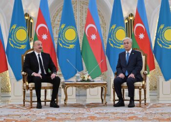 Касым-Жомарт Токаев провел переговоры с Ильхамом Алиевым