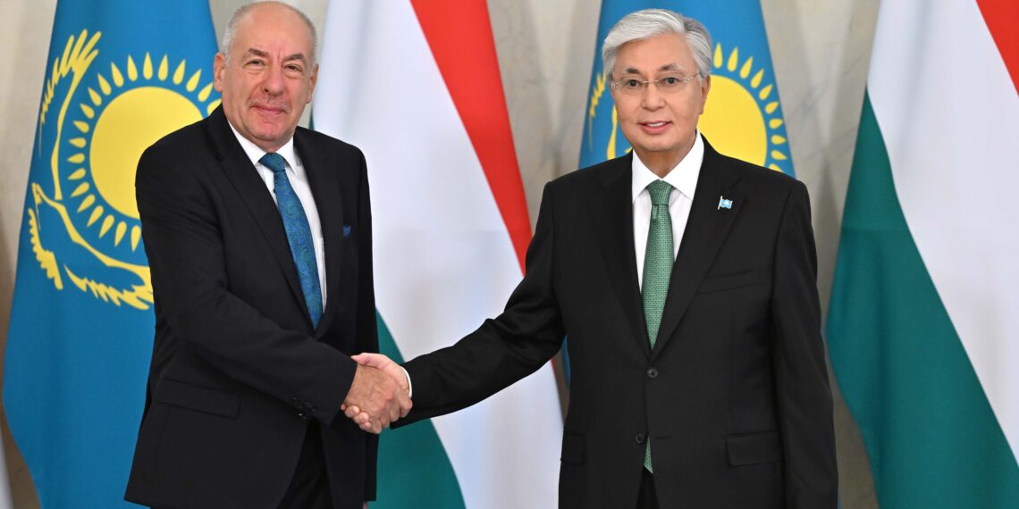 Касым-Жомарт Токаев провел переговоры с президентом Венгрии