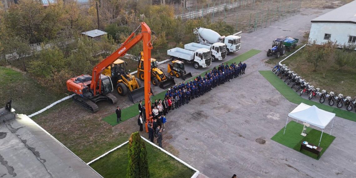 Водники Алматинской области получили ключи от новой спецтехники