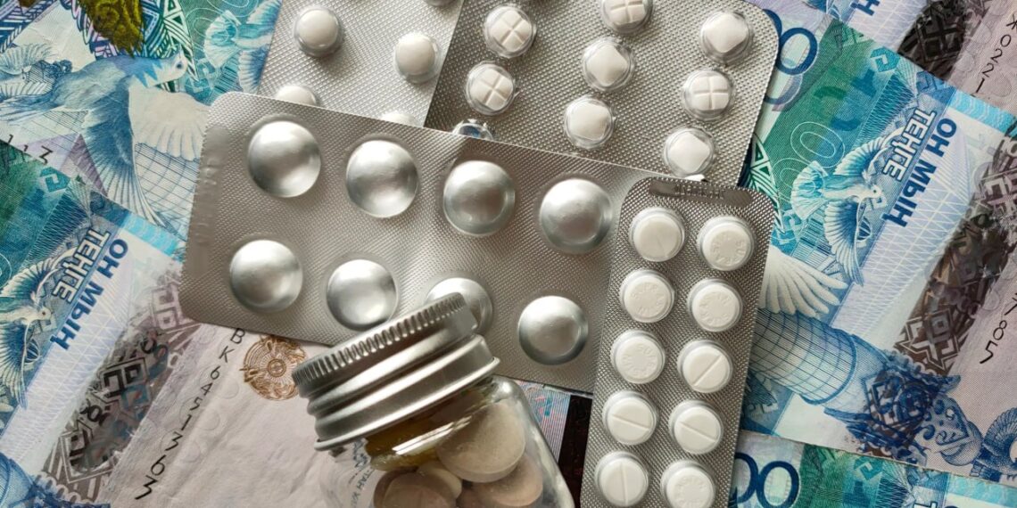 Барьер вместо поддержки: почему Казахстан рискует остаться без своих лекарств?