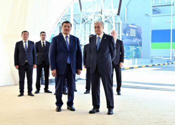 Президент Казахстана посетил новую ТЭЦ в Кызылординской области