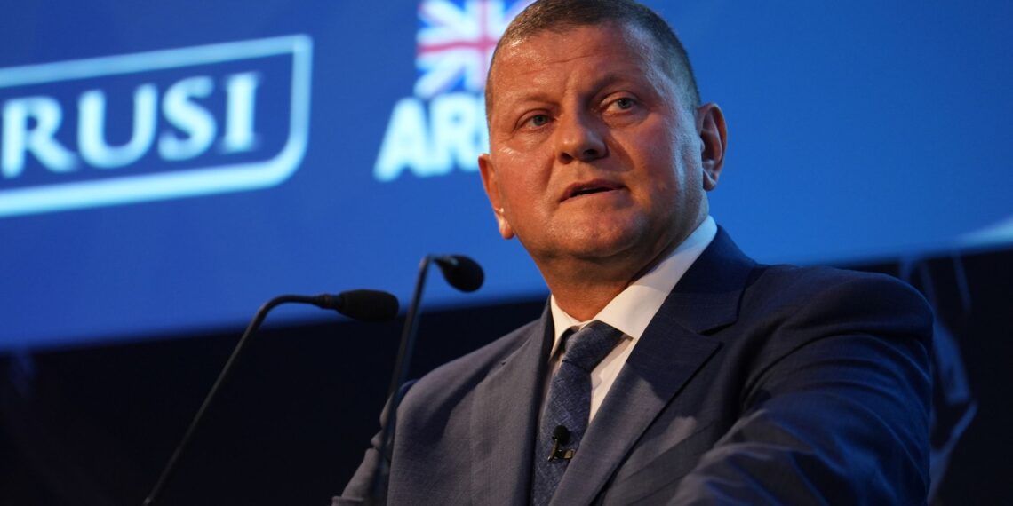 Высокопоставленные украинские военнослужащие приглашены в команду экс-главкома ВСУ Залужного