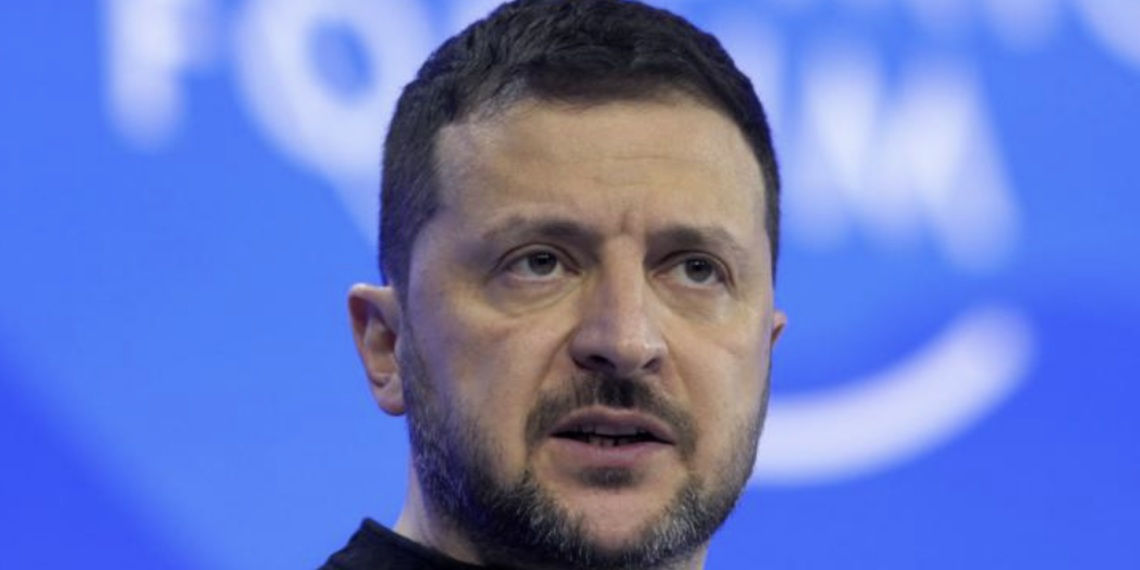 Зеленский намерен сохранить власть, оказывая давление на своих политических оппонентов — Politico