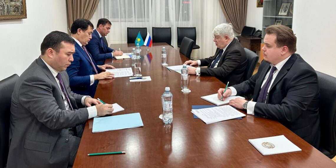 В МИД Казахстана прошла встреча с послом России