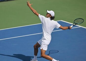 Теннисист Амир Омарханов сыграет в четвертьфинале турнира в Тунисе