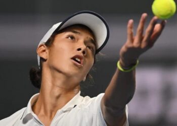 Амир Омарханов пробился в полуфинал теннисного турнира в Тунисе